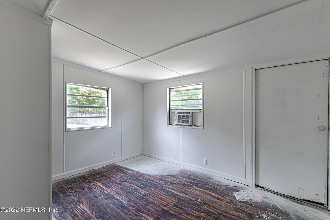 Photo of 65 PEPPERMINT Avenue