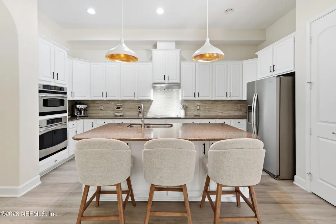 Photo of 804 STELLING Court