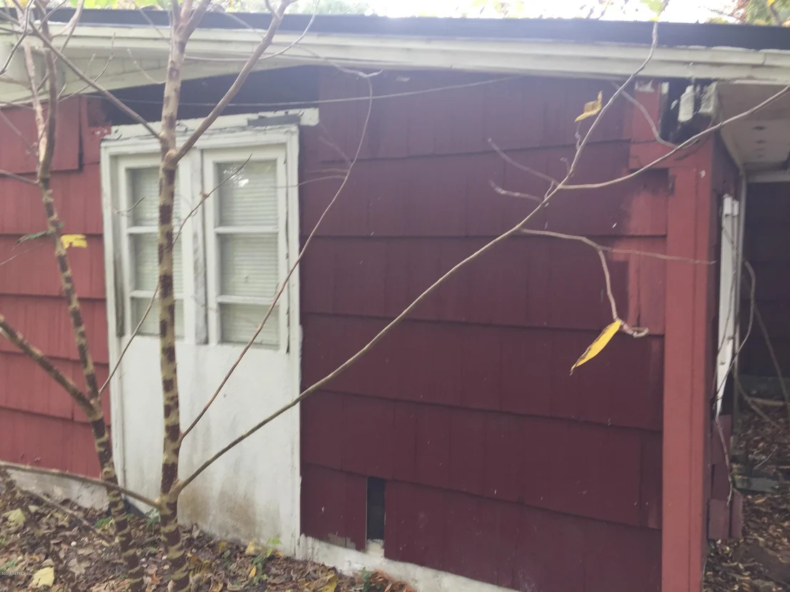 Photo of 1825 LAYTON Road