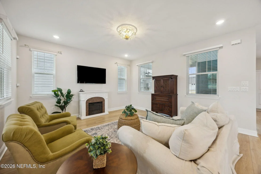 Photo of 141 REDBUD Lane