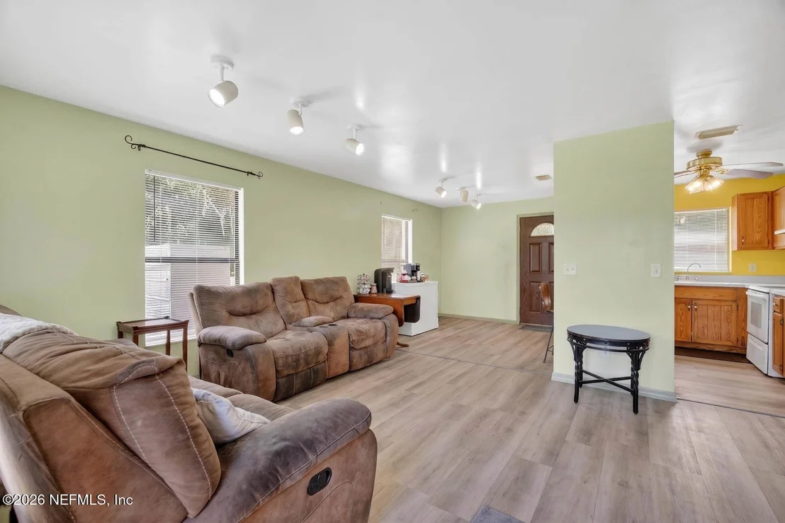 Photo of 7370 WOODWARD Road