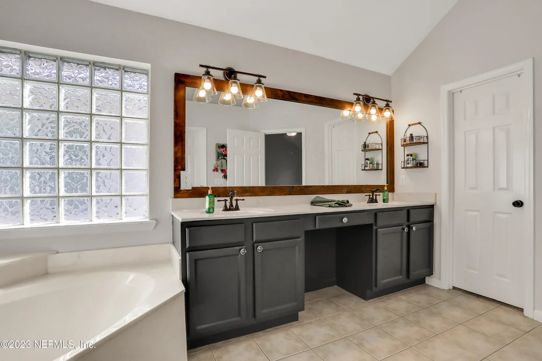 Photo of 1809 LOCHAMY Lane