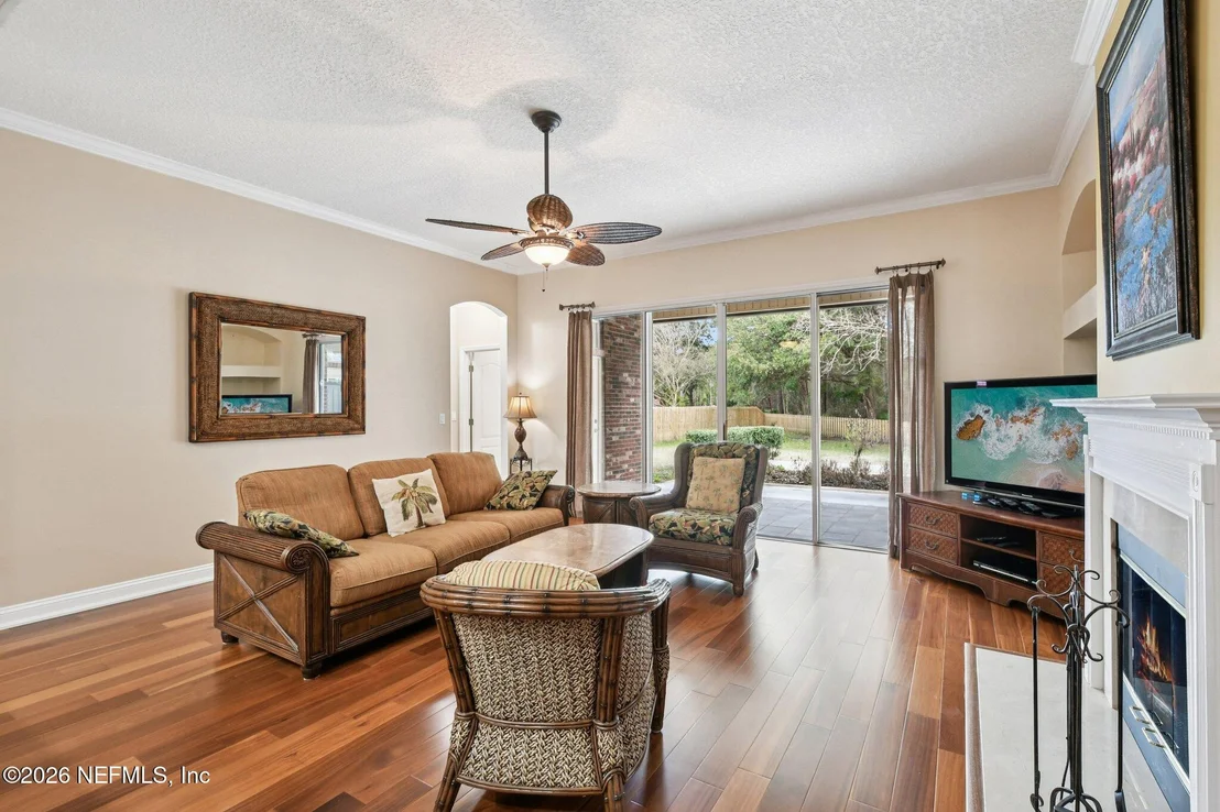 Photo of 145 LAKE RUN Boulevard