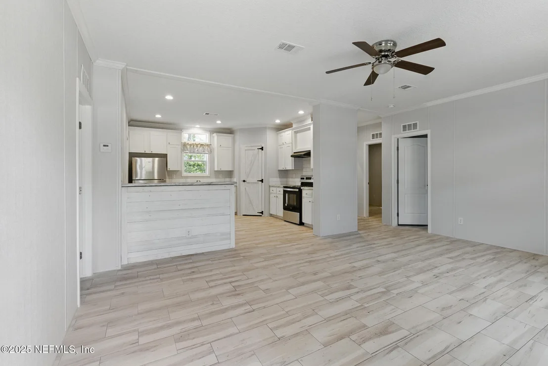 Photo of 106 HOWARD Drive