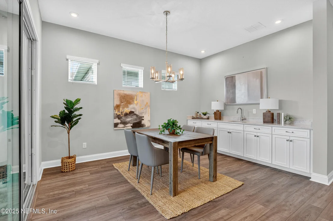 Photo of 243 PINELLAS Way