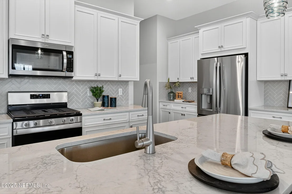 Photo of 243 PINELLAS Way