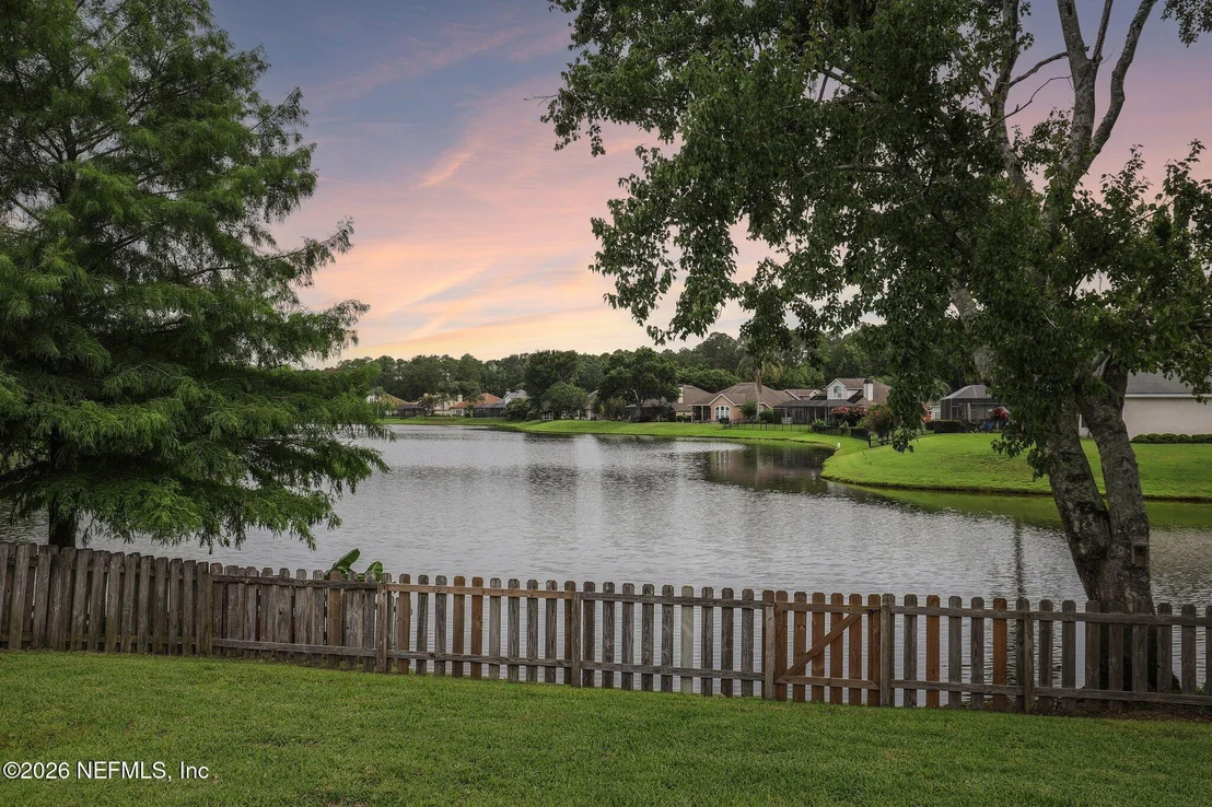 Photo of 372 MAPLEWOOD Drive