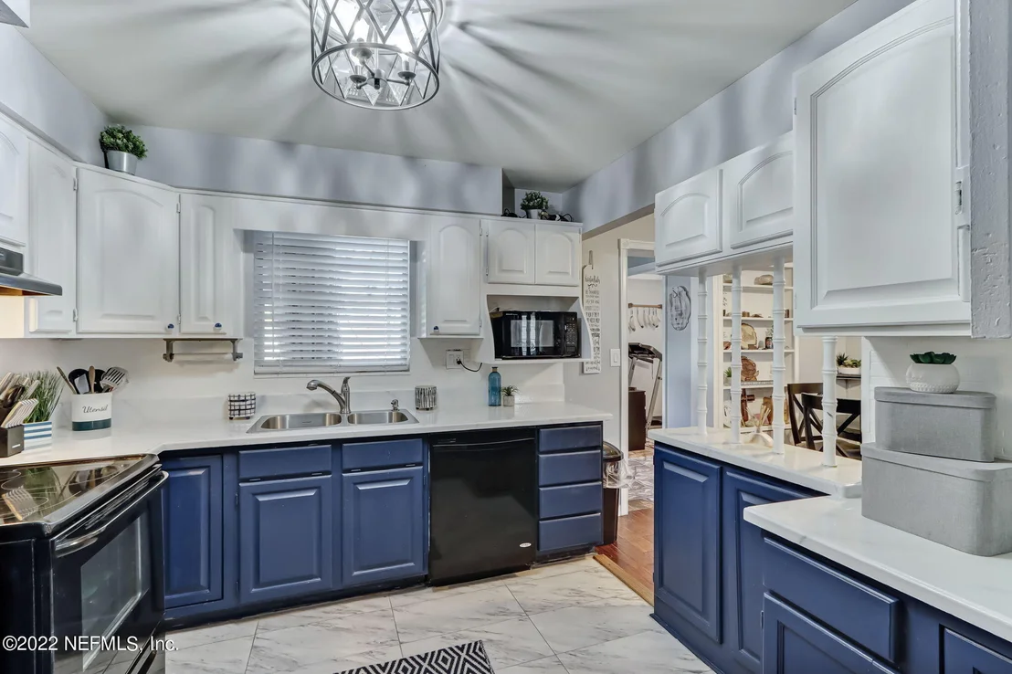 Photo of 10515 JOLYNN Road