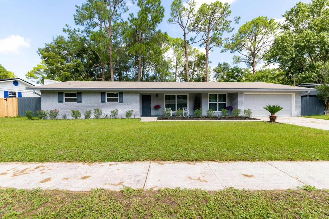 Photo of 3345 PICADILLY Lane