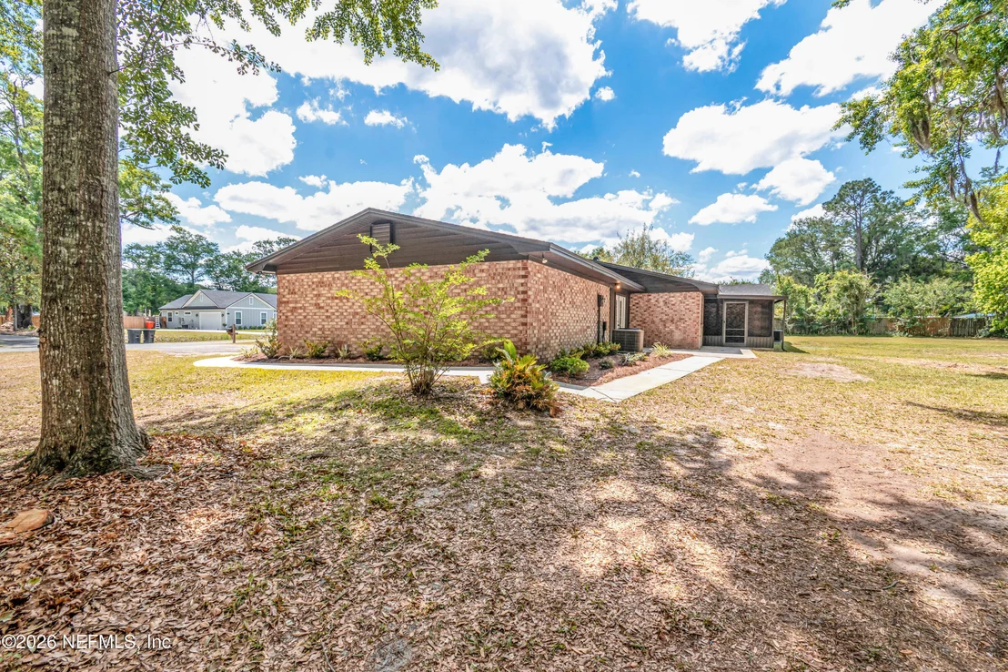 Photo of 6172 MILTONDALE Road