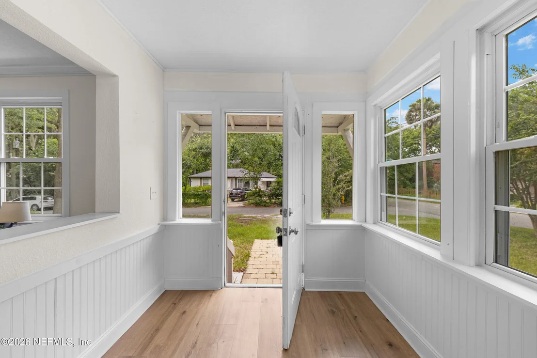 Photo of 1263 MACARTHUR Street