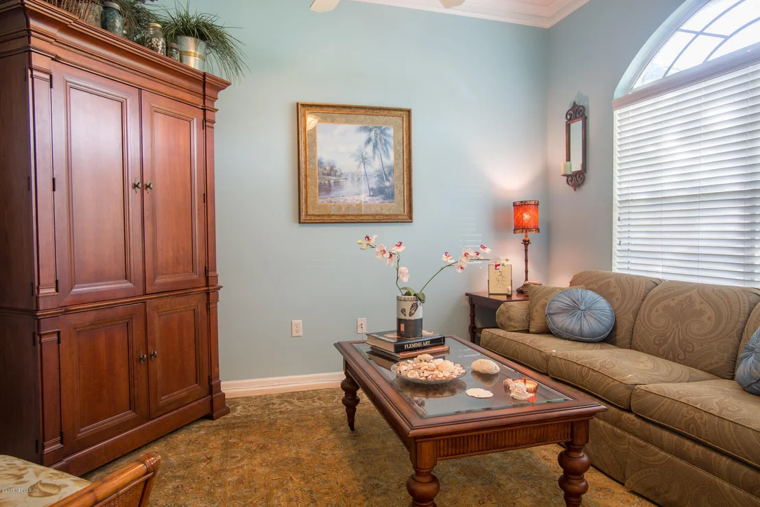 Photo of 4157 LONICERA Loop