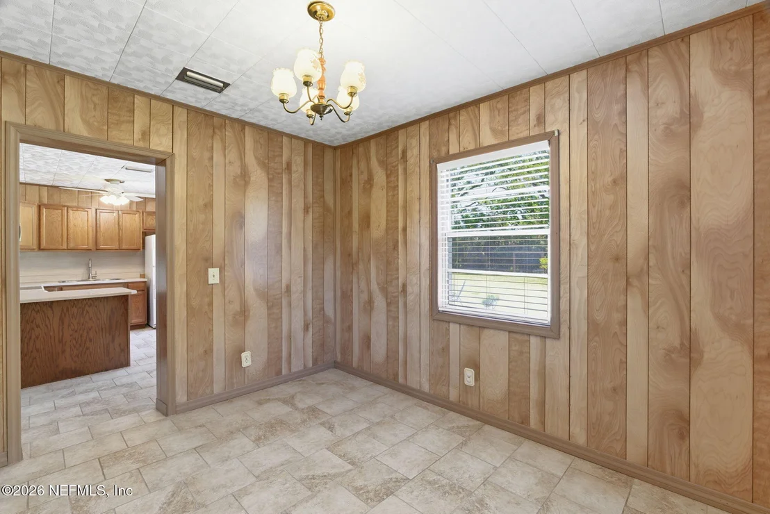 Photo of 5 BEACON Street
