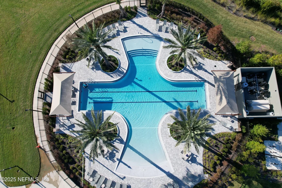 Photo of 75610 PONDSIDE Lane