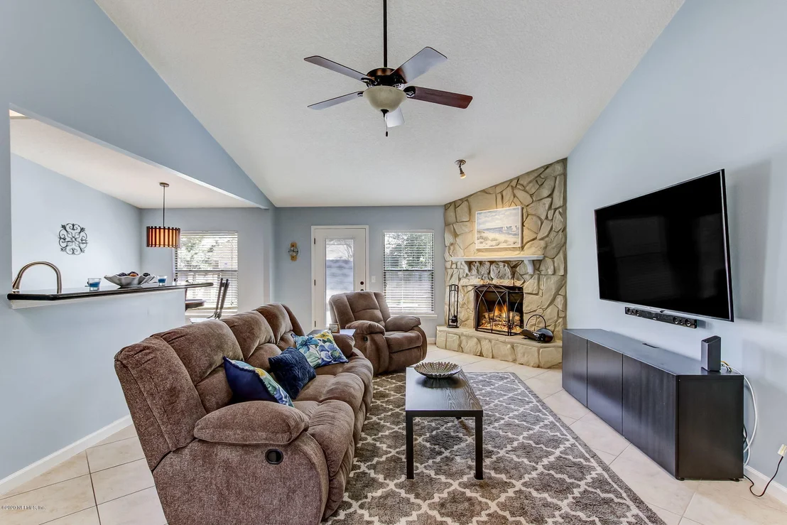 Photo of 3143 ROUNDHAM Lane