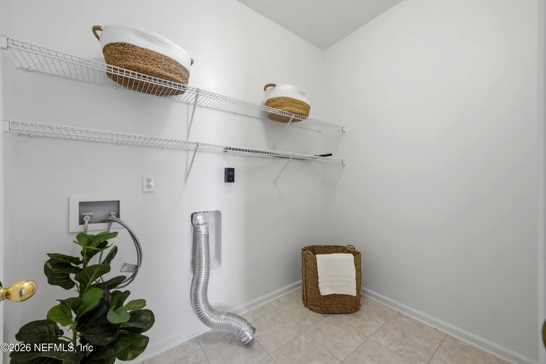 Photo of 1555 SUMMERDOWN Way
