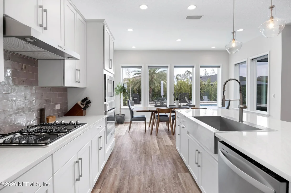 Photo of 11 FORESTVIEW Lane