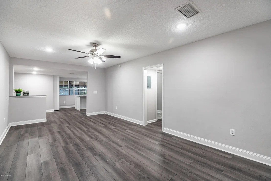 Photo of 335 SPRING FOREST Avenue