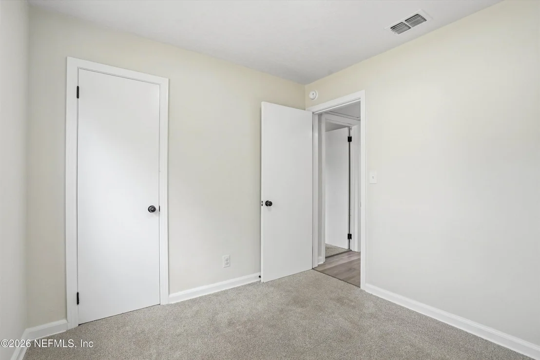 Photo of 1138 HALIFAX Road