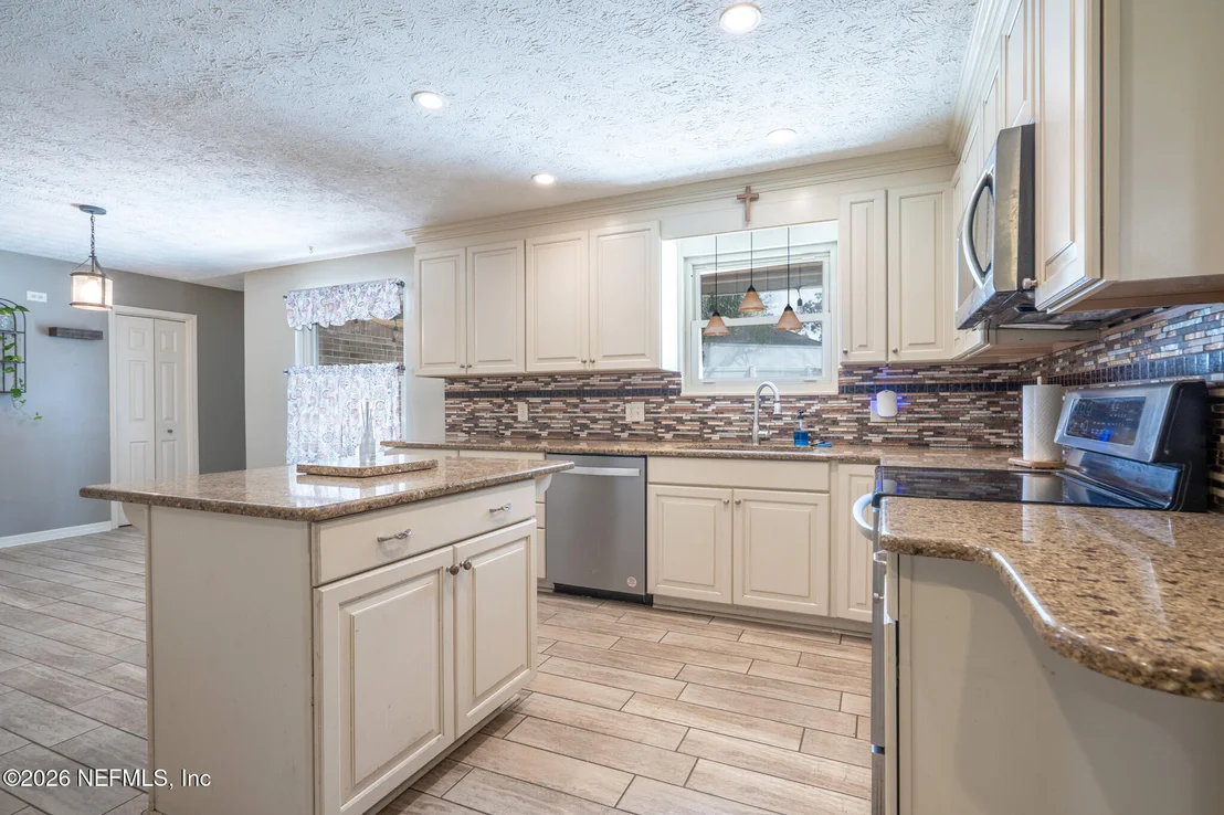 Photo of 377 FOXRIDGE Road
