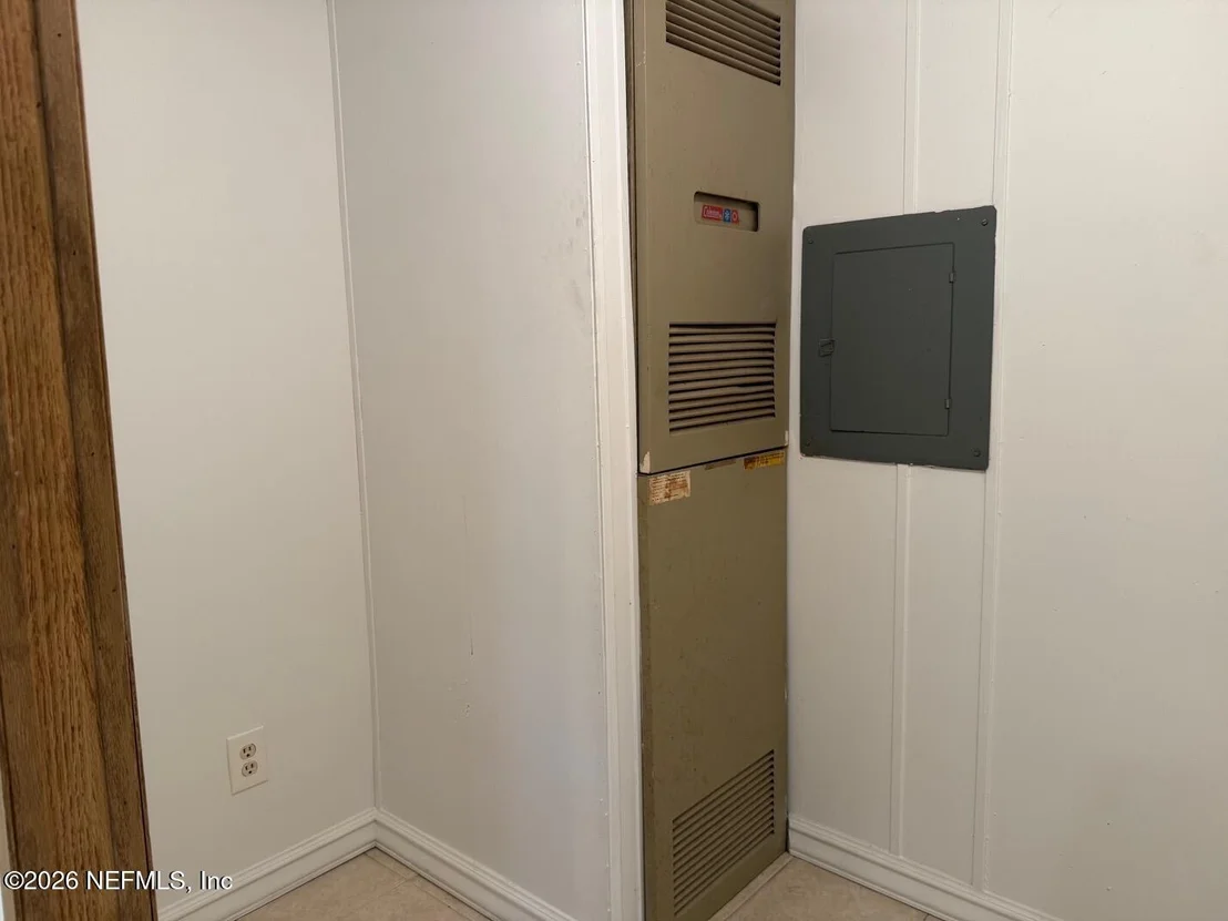 Photo of 8105 COLEE COVE Road