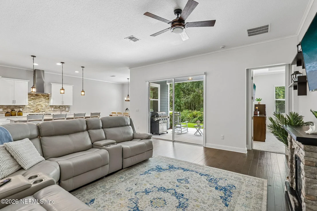 Photo of 152 CLOVERBROOK Road