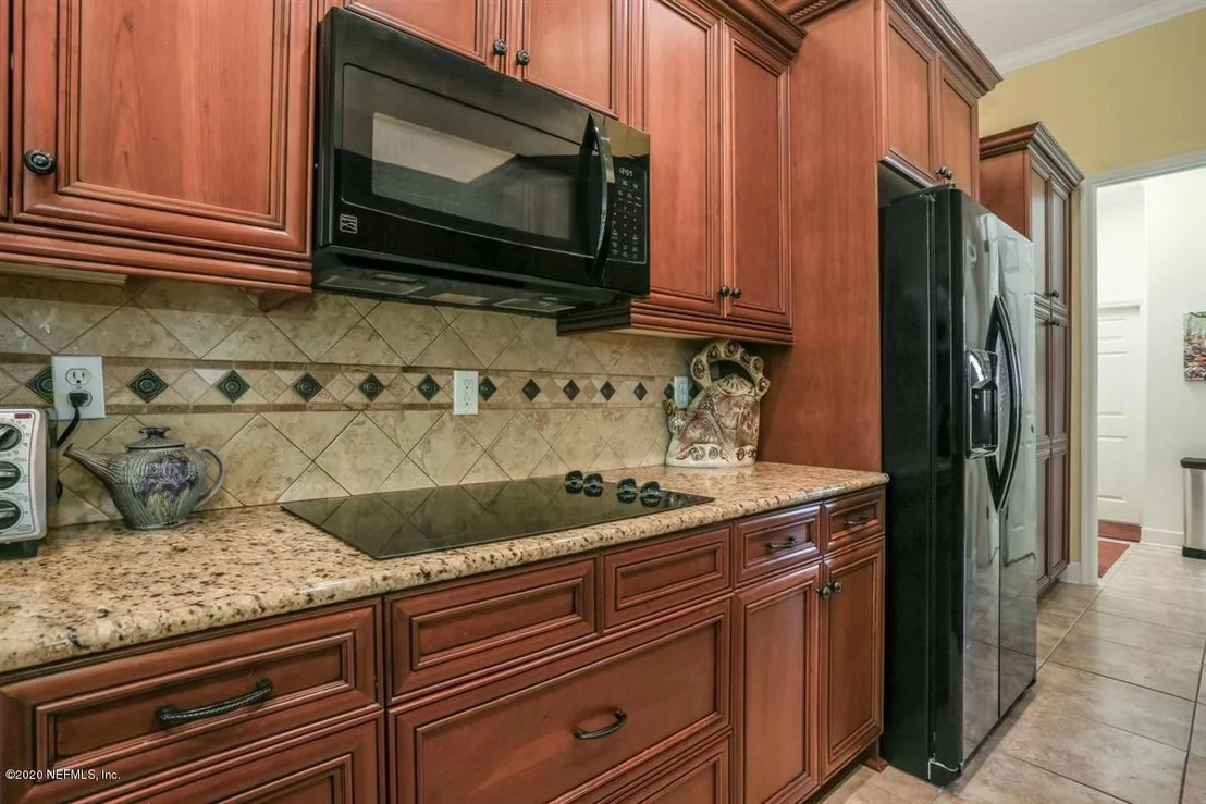 Photo of 1037 INVERNESS Drive