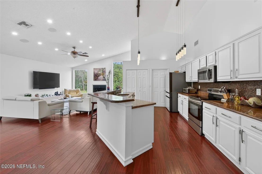Photo of 114 SHADOW CREEK Way