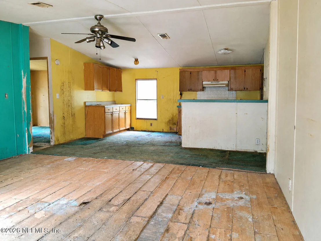 Photo of 106 LAKE SHORE Road