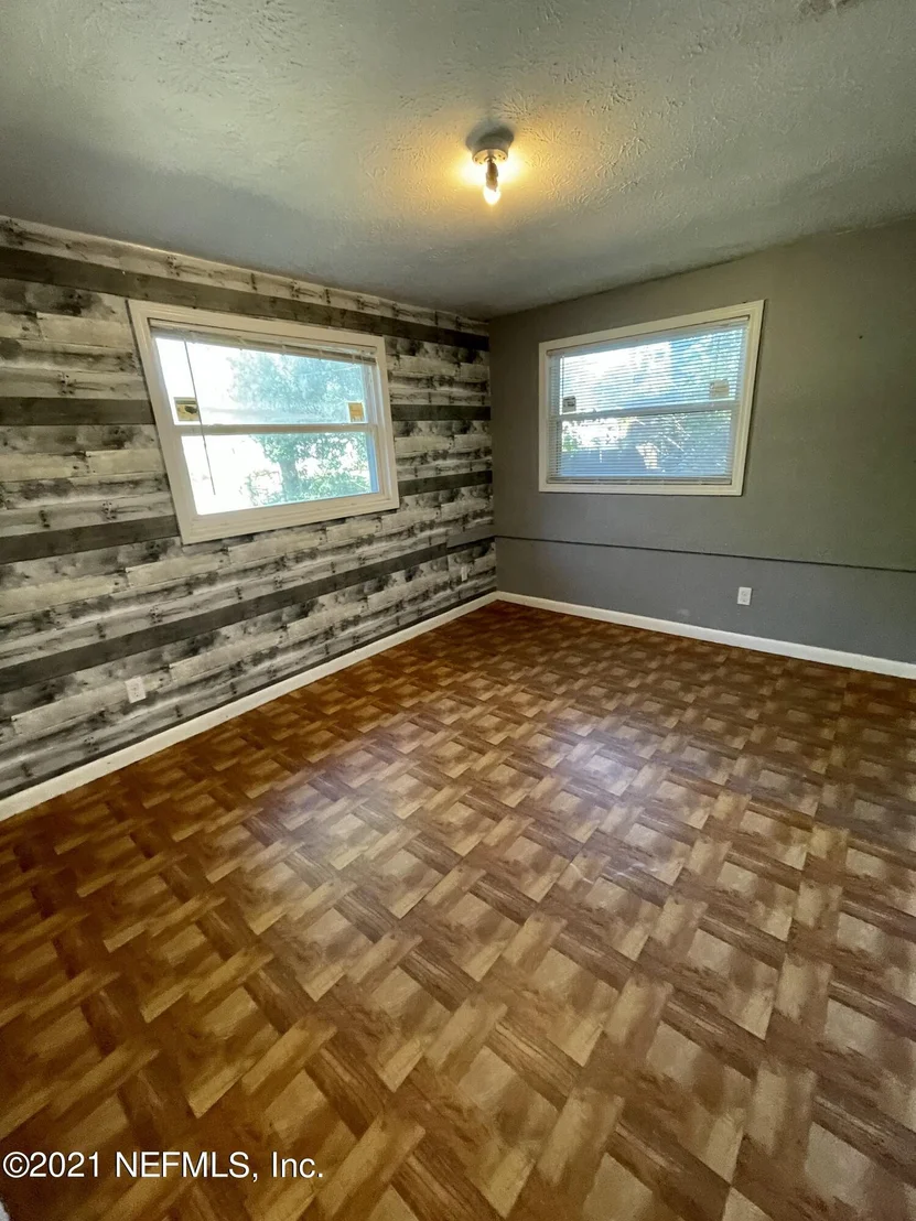 Photo of 7922 COCOA Avenue