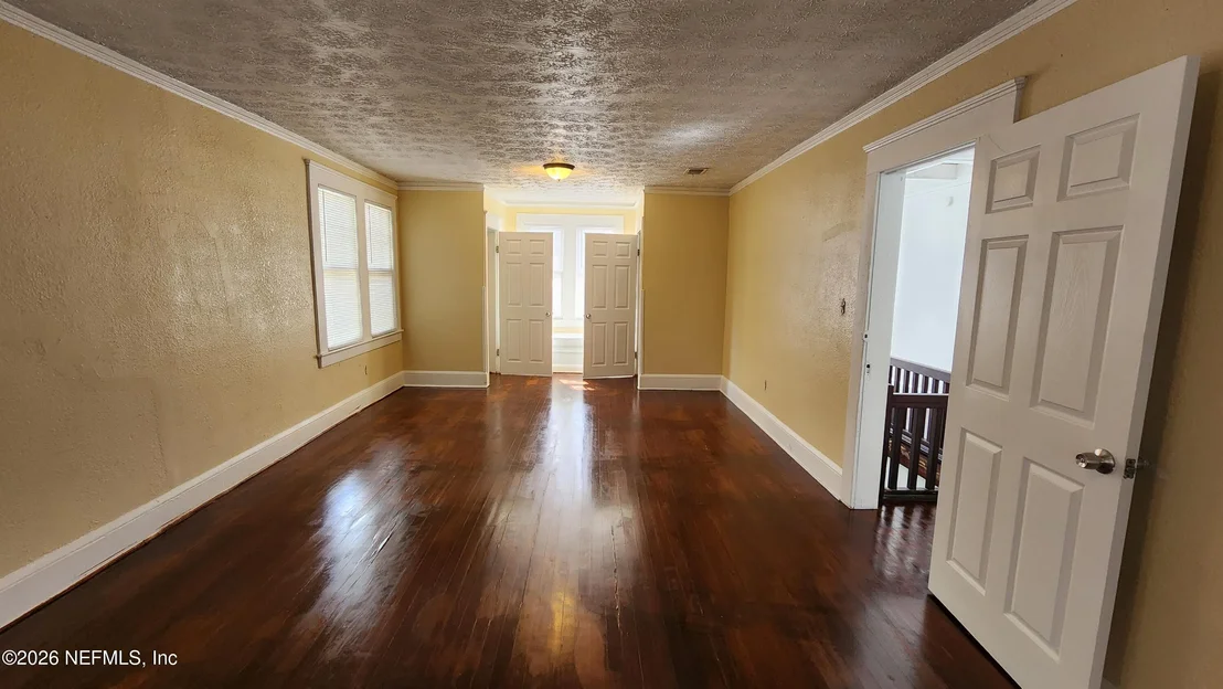 Photo of 2036 MONCRIEF Road