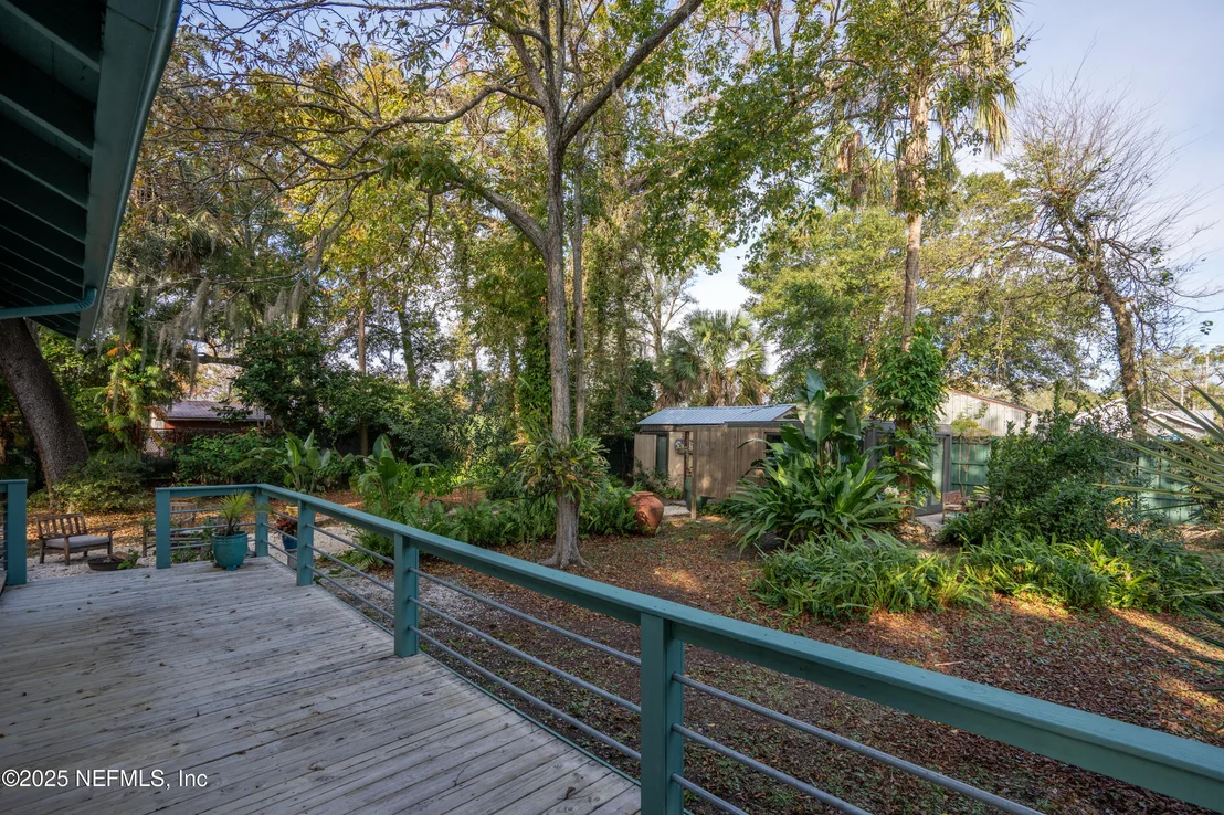 Photo of 8 PARK Avenue