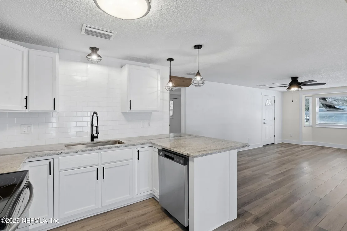 Photo of 72 DELTONA Boulevard