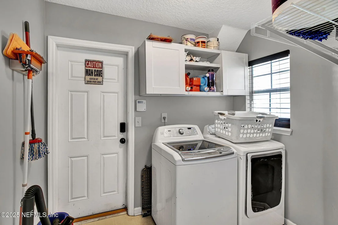 Photo of 1709 WINDOVER Place