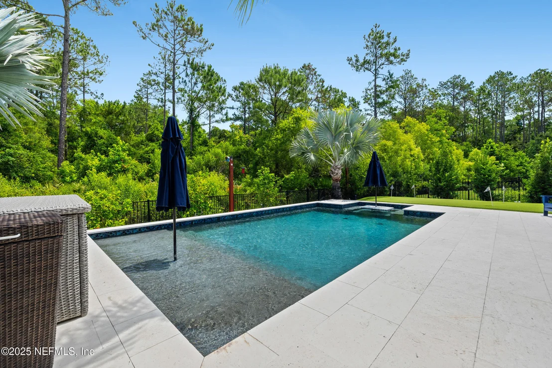 Photo of 162 PARKBLUFF Circle