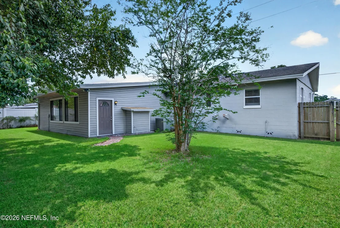 Photo of 7251 MAYAPPLE Road