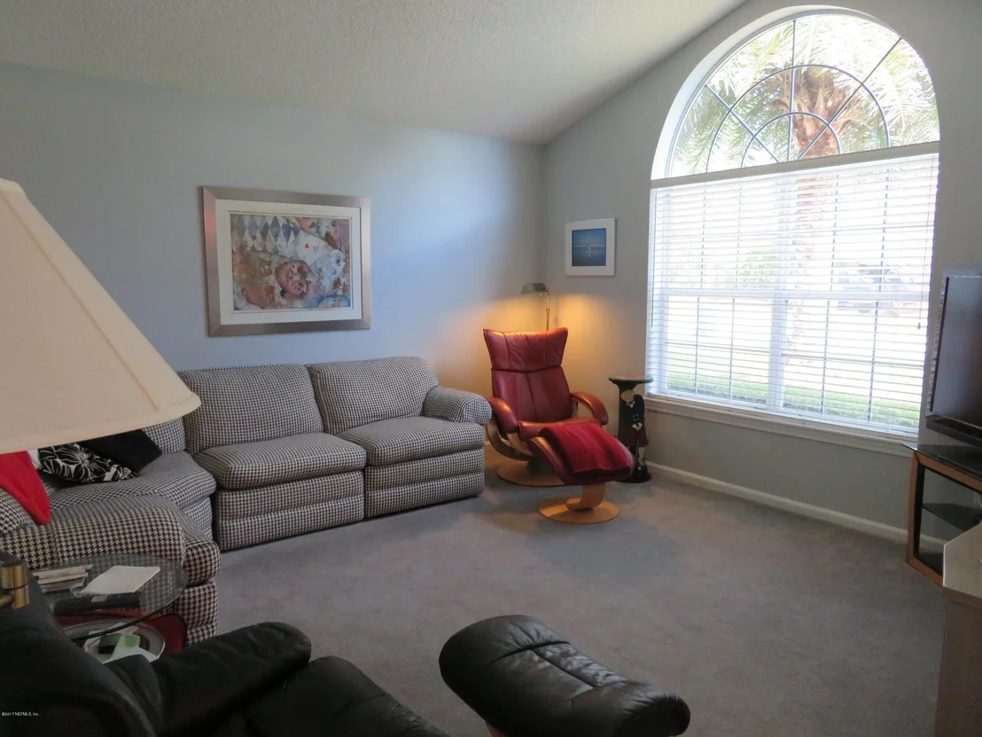 Photo of 1171 LINWOOD Loop