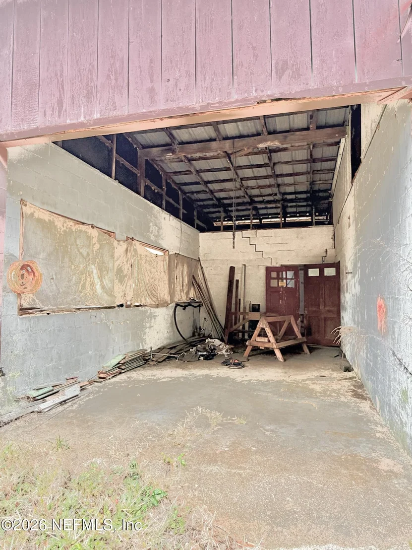 Photo of 435 W RIVER Road