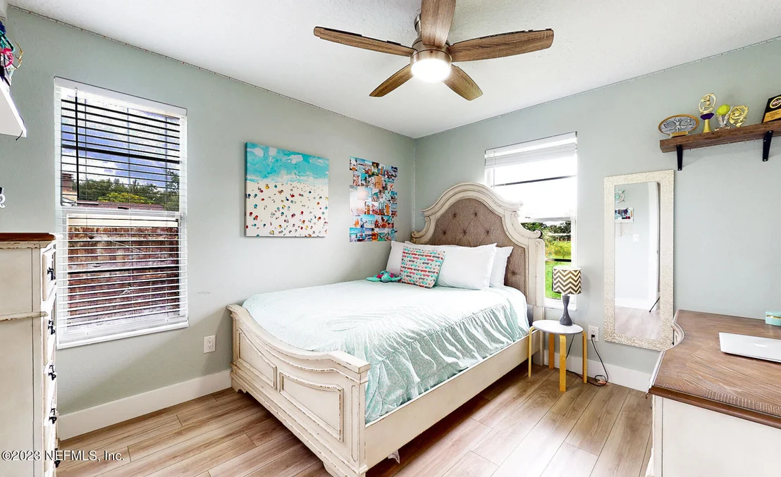 Photo of 1096 MEADOW Drive