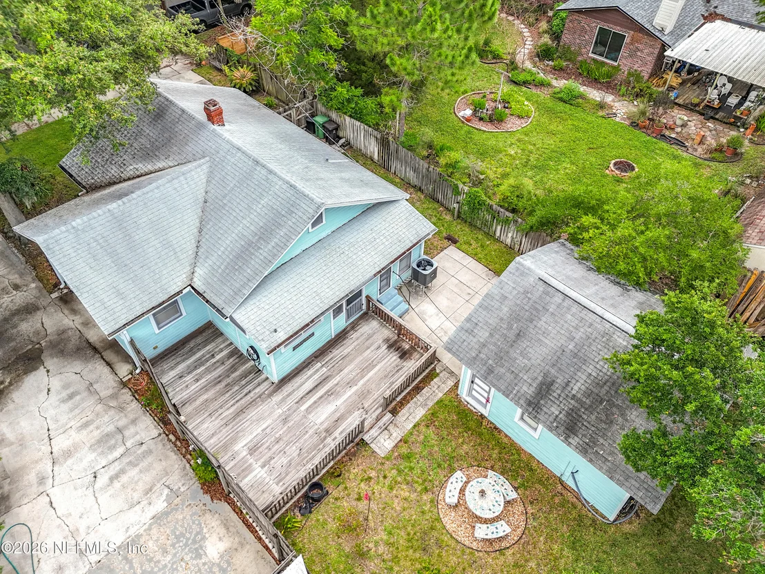 Photo of 17 BALLARD Avenue