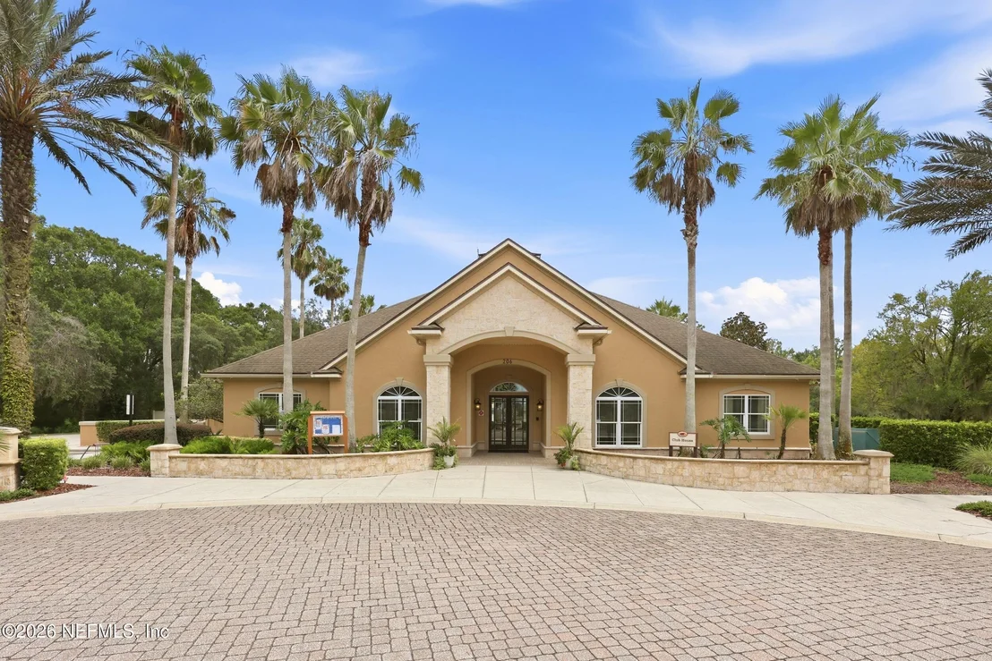 Photo of 382 SELOY Drive