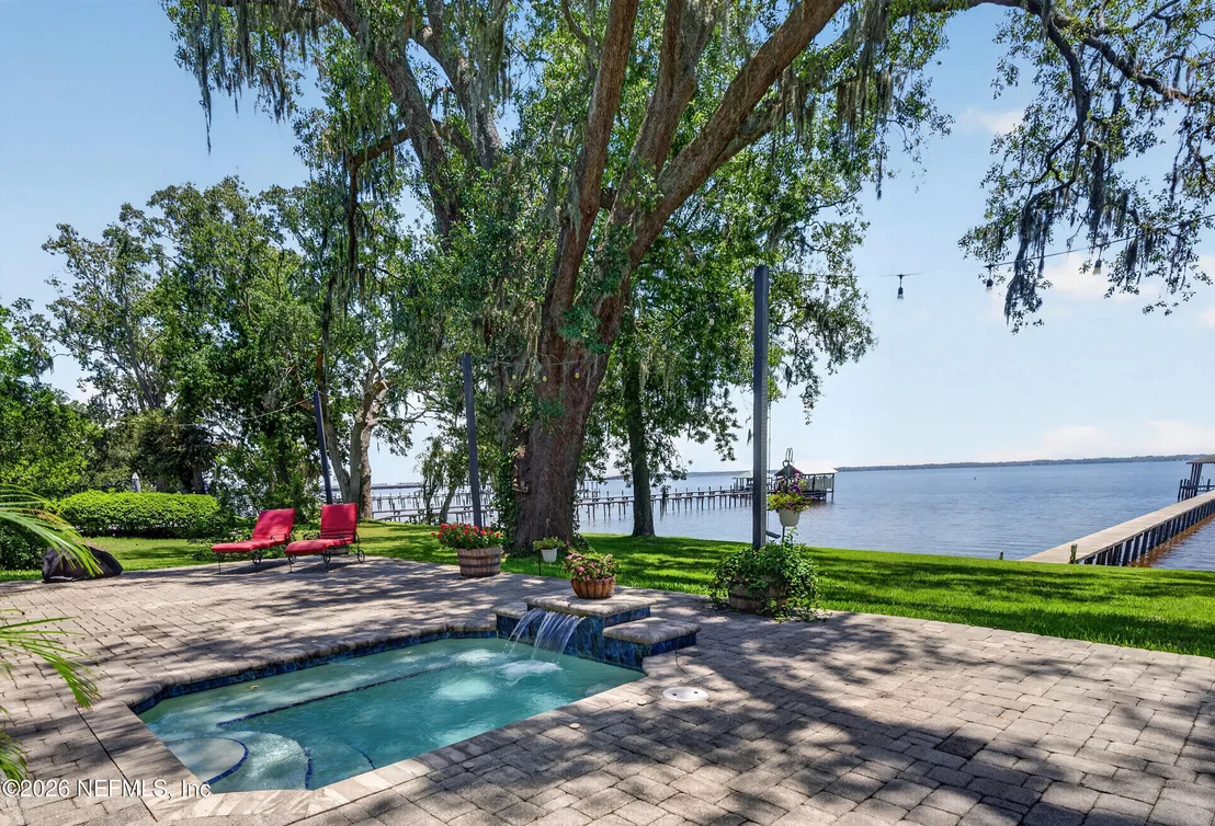 Photo of 239 RIVER Road