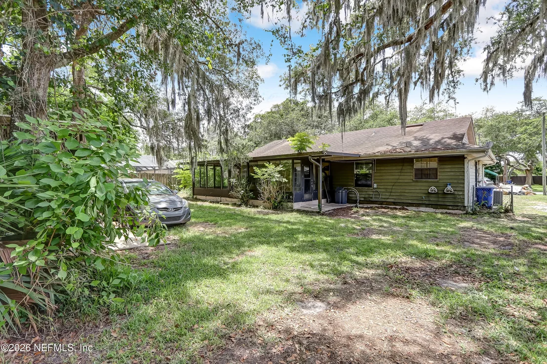 Photo of 261 CORNELL Road