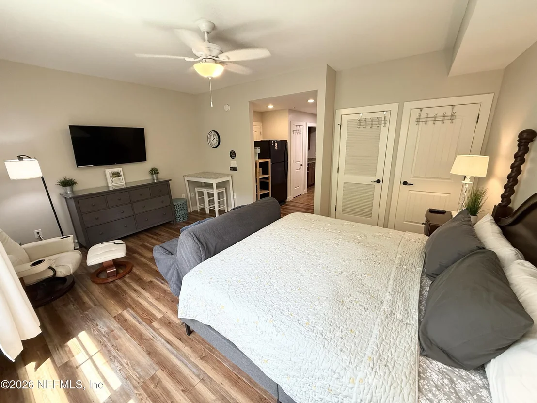 Photo of Unit 211 at 965 REGISTRY Boulevard