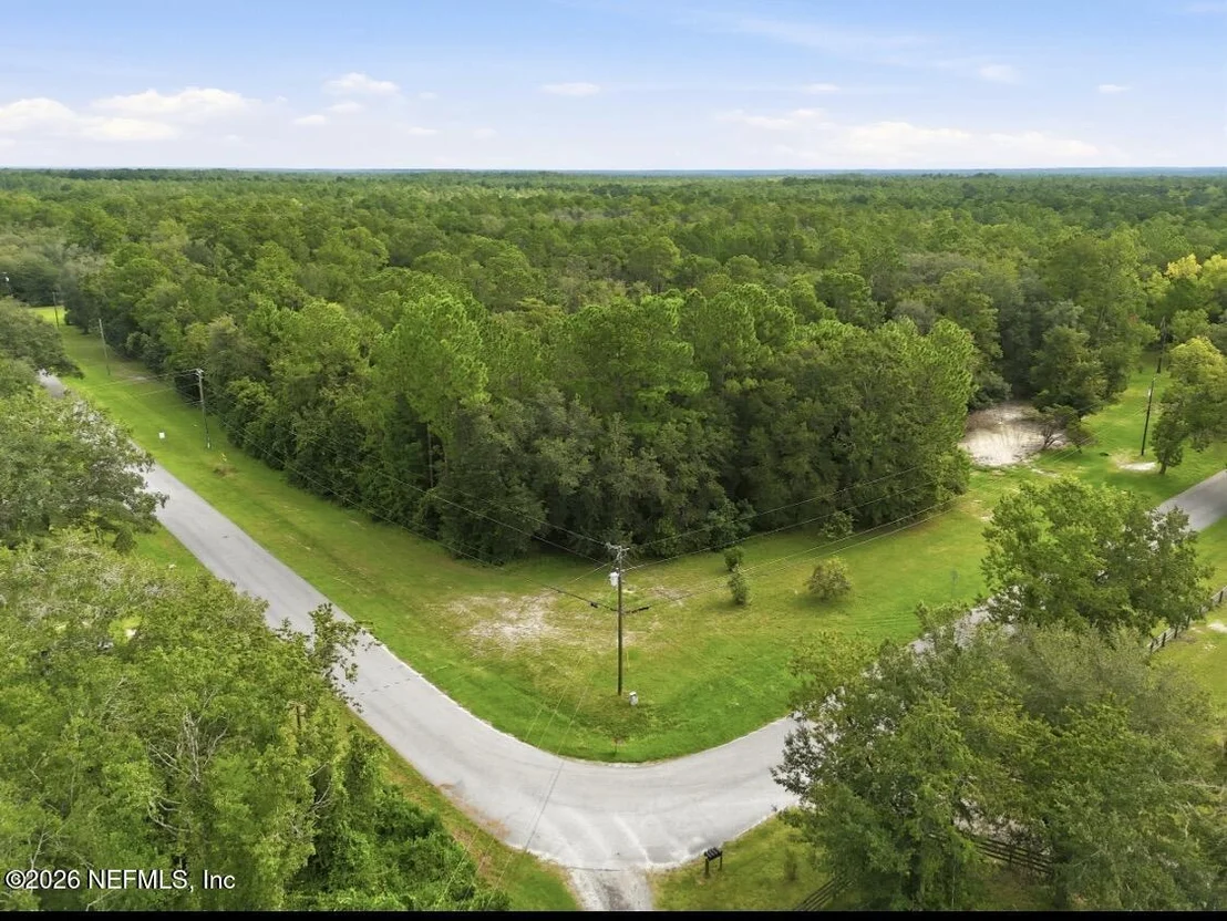 Photo of 1733 HEREFORD Road
