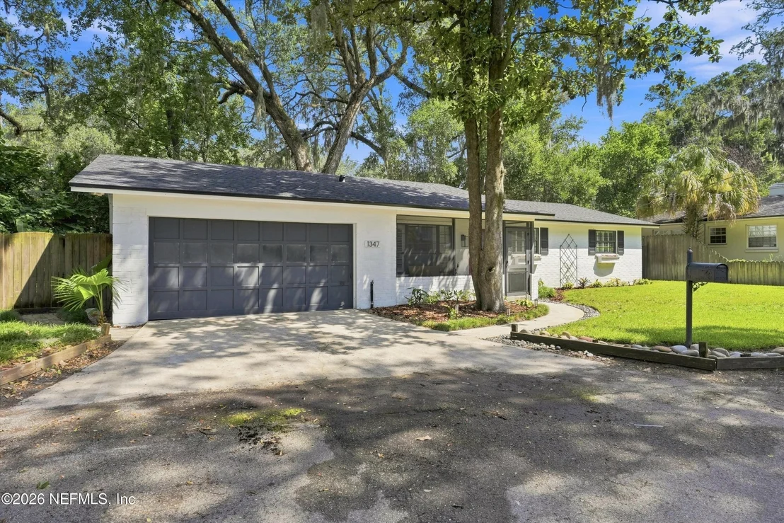 Photo of 1347 REDBUD Lane