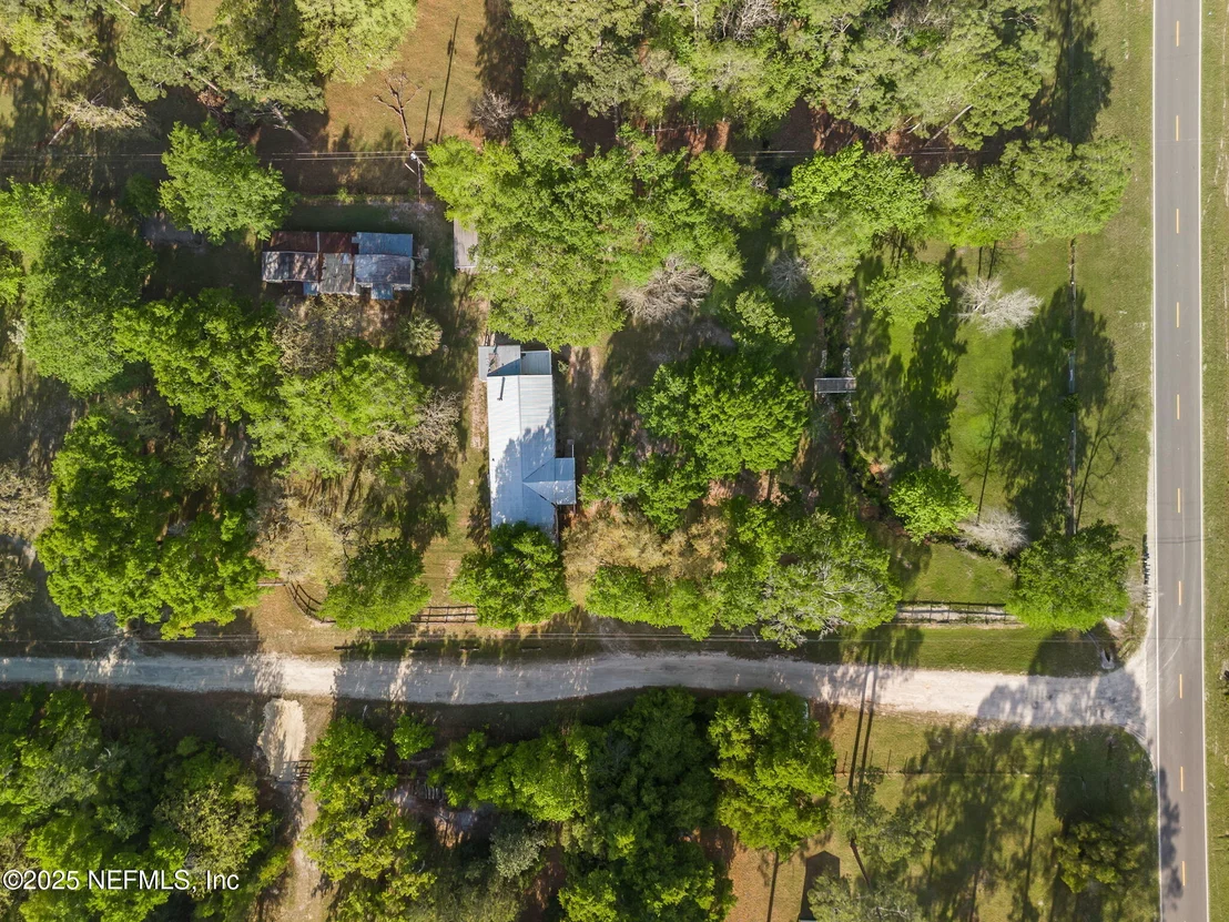 Photo of 812 JONATHAN Road