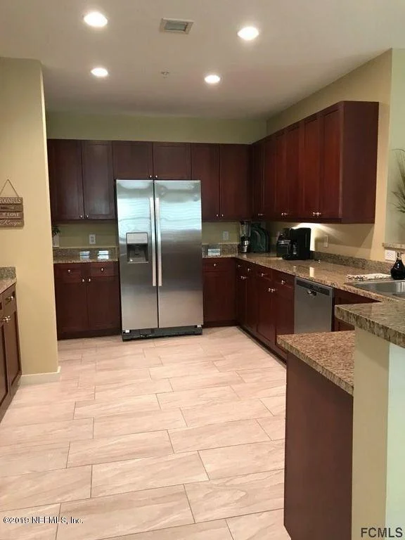 Photo of Unit 315 at 945 REGISTRY Boulevard