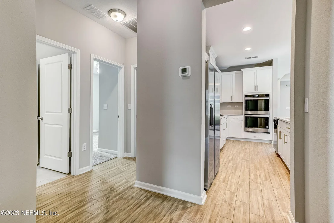 Photo of 152 WINDERMERE Way