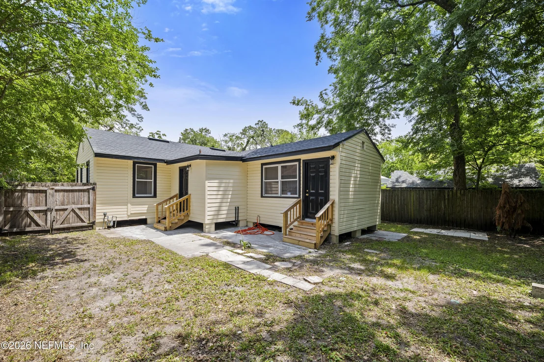 Photo of 4560 CRESCENT Street